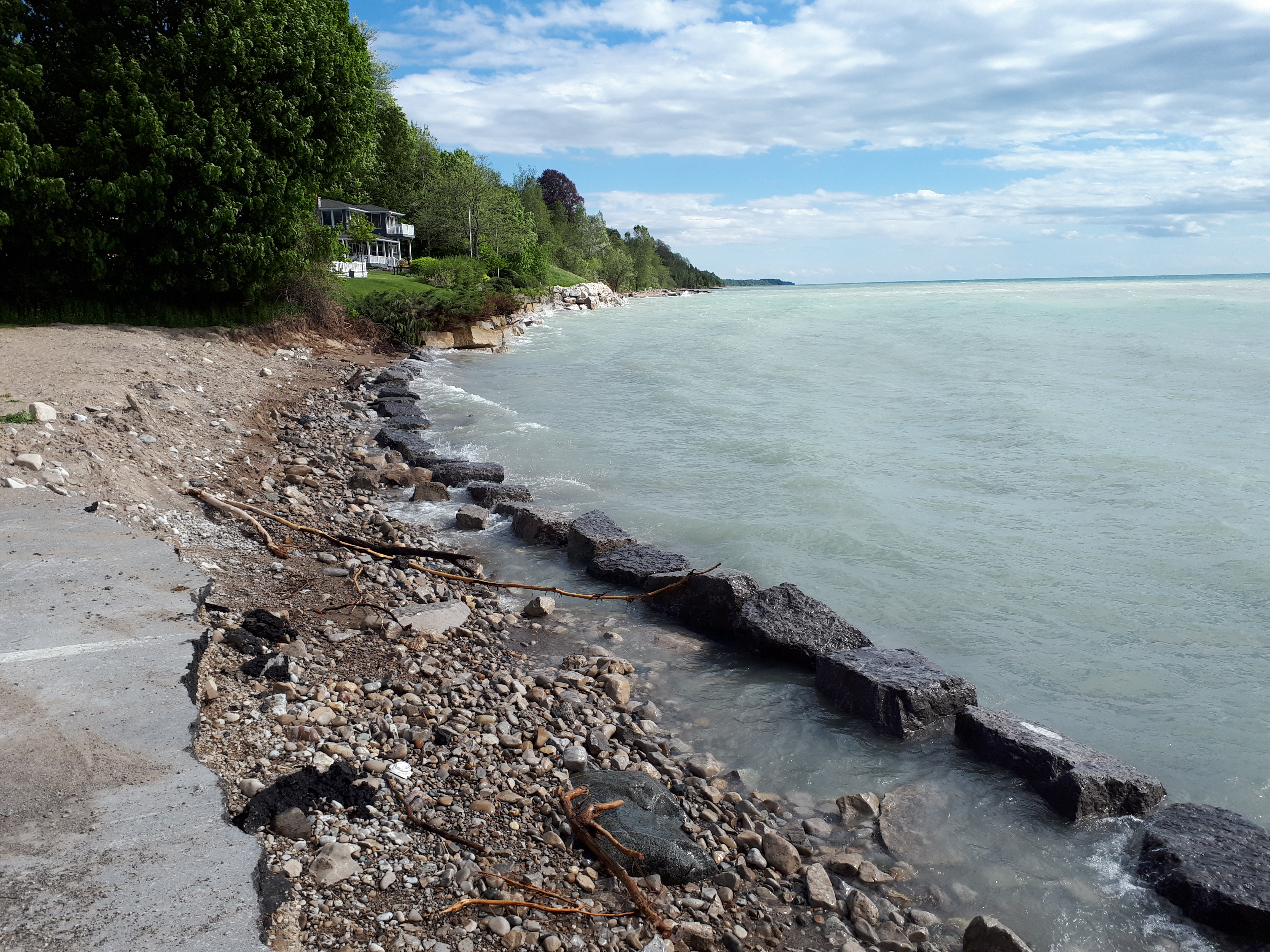 Local conservation authorities warn of bluff erosion risk